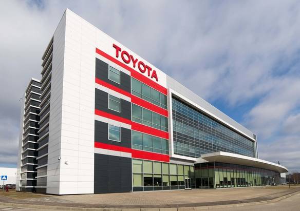 Уверенные позиции на рынке и лидерство в ключевых сегментах: Toyota подвела итоги продаж в России за 2021 год Уверенные позиции на рынке и лидерство в ключевых сегментах: Toyota подвела итоги продаж в России за 2021 год