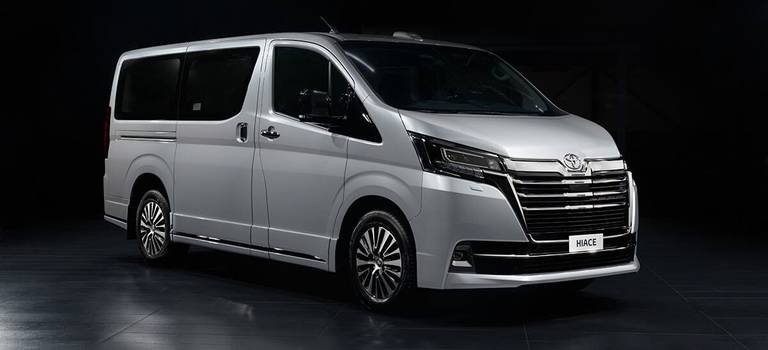 Ваши места в VIP: Toyota представляет в России новую топ-версию Hiace