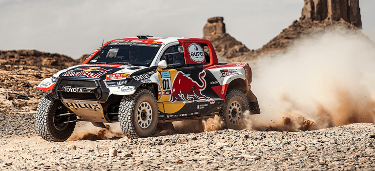 Триумф надежности Toyota: Нассер Аль-Аттия за рулем Toyota Hilux стал победителем легендарного ралли-рейда «Дакар-2022»