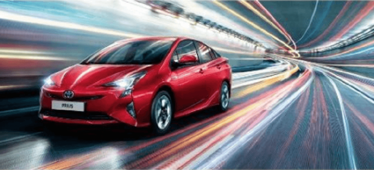 Гаджет на колесах: легендарный эко-кар Toyota Prius вернулся