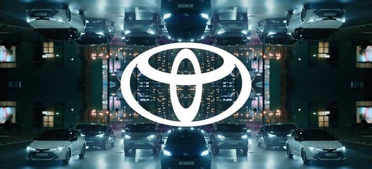 Современно и просто: Toyota представляет новый дизайн логотипа
