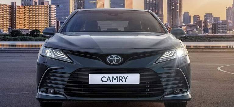 Ищешь стильный и динамичный автомобиль? Обновленная Toyota Camry — то, что тебе нужно!
