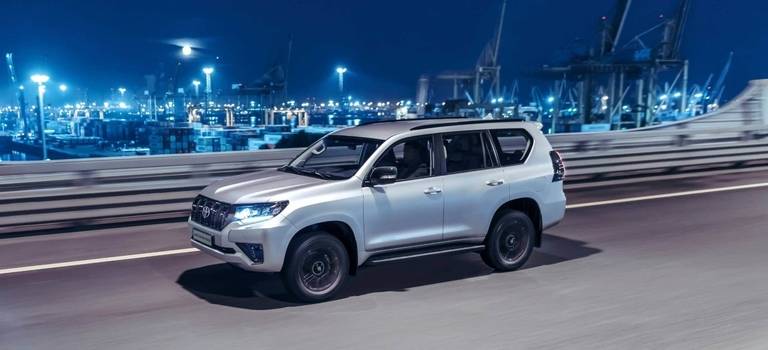 Что лучше: Toyota Land Cruiser Prado или Toyota Hilux — сравниваем новинки 2021 года