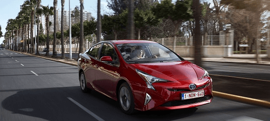 Toyota начинает прием заказов на новый Prius в России
