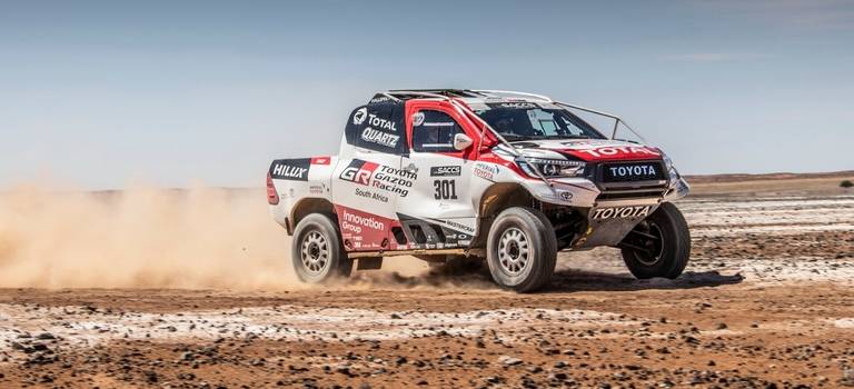 Фернандо Алонсо протестировал гоночный Toyota Hilux победителей ралли-рейда «Дакар-2019»