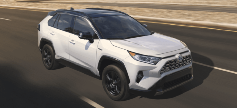 Toyota RAV4 нового поколения появится в России в середине 2019 года