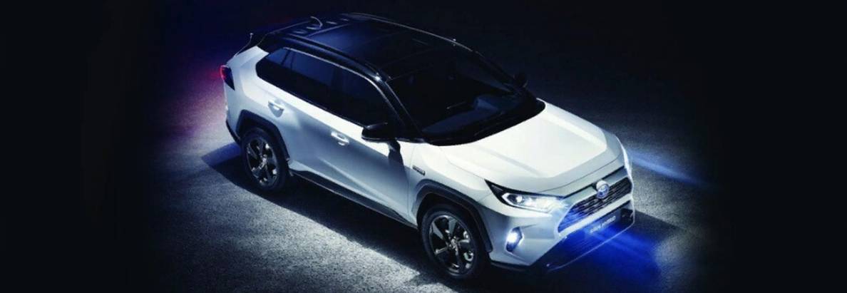 Toyota представила в Нью-Йорке новое поколение RAV4