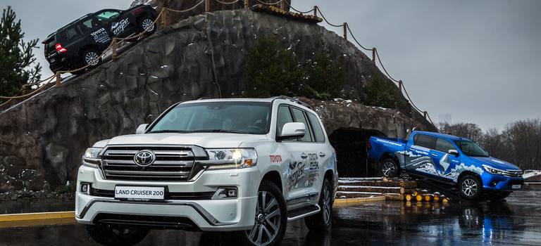«Land Cruiser Land» признано лучшим тест-драйвом года