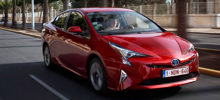 У будущего есть правильный ответ: Toyota начинает прием заказов на новый Prius в России