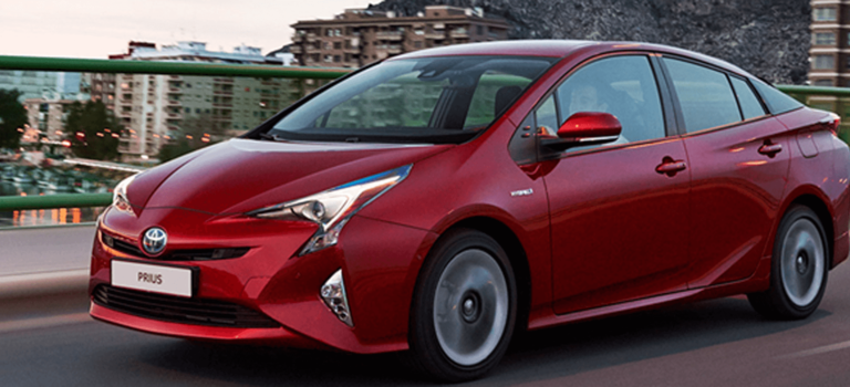 Новый Prius доступен в дилерских центрах Тойота в России