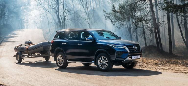 Начались продажи нового Toyota Fortuner с мощным дизельным двигателем