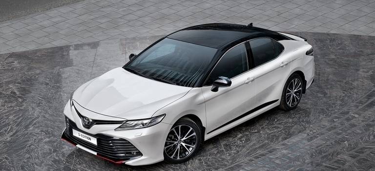 Дерзкий подарок к мужскому празднику: Toyota Camry S-Edition уже доступна в дилерских центрах