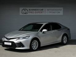 Toyota Camry 2021 г. (серебряный)
