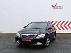 Toyota Camry 2013 г. (черный)