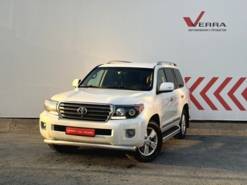 Toyota Land Cruiser 2015 г. (белый)