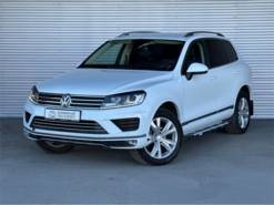 Volkswagen Touareg 2015 г. (белый)