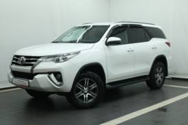 Toyota Fortuner 2018 г. (белый)