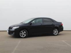 Toyota Corolla 2011 г. (черный)