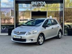 Toyota Auris 2011 г. (серебряный)