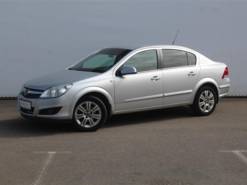 Opel Astra 2012 г. (серебряный)