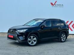 Toyota RAV4 2019 г. (черный)