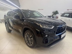 Toyota Highlander 2026 г. (черный)