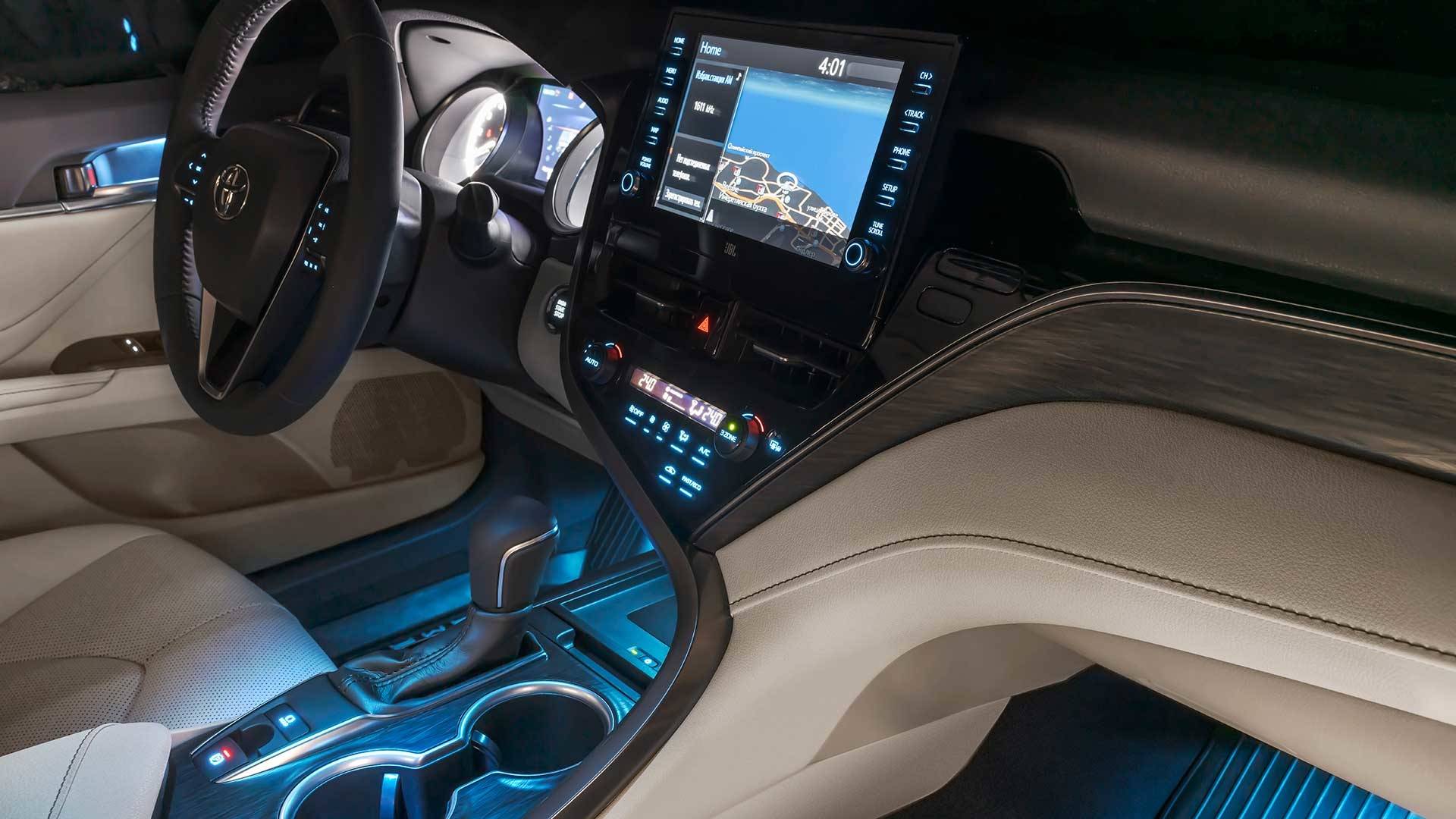 Обзор салона седана Toyota Camry 2021