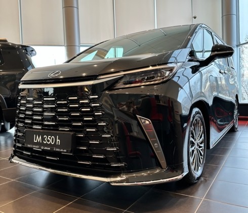 LEXUS LM350h